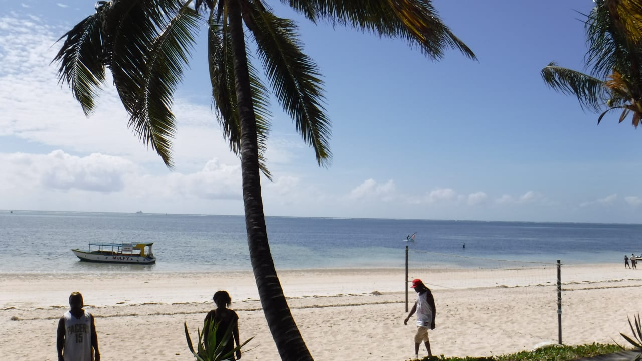 Strand Travellers Beach Hotel & Club