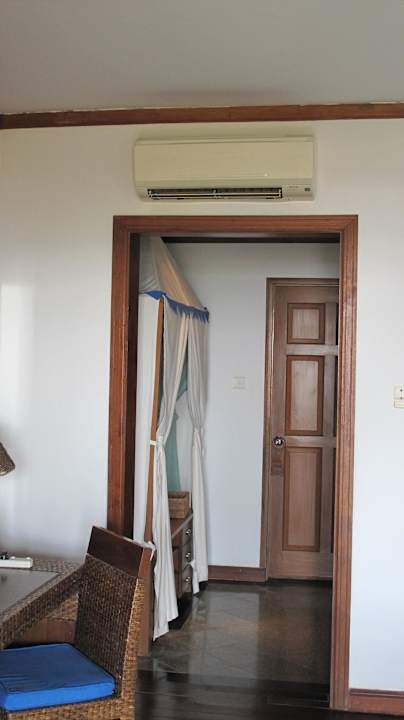 Tür zum Bad- und Schrankbereich Hotel Aureum Palace Resort