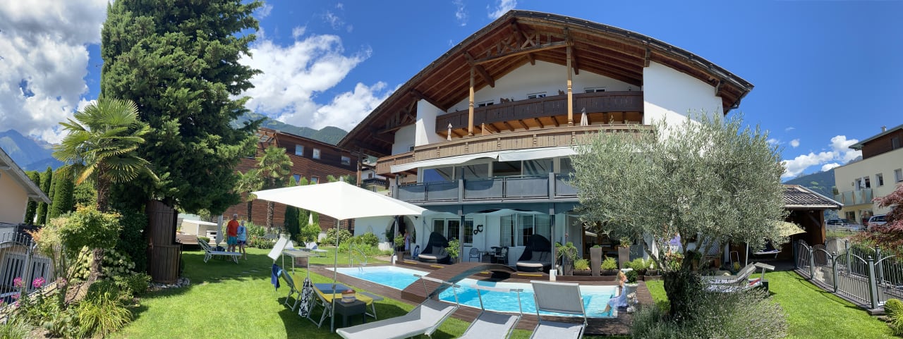 Außenansicht Hotel Alpenhof