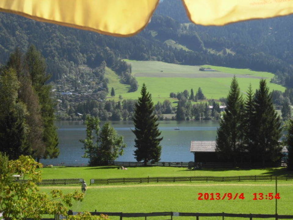 Direkte Sicht vom Hotel zum See,Liegewiese Hotel Bernhard am See