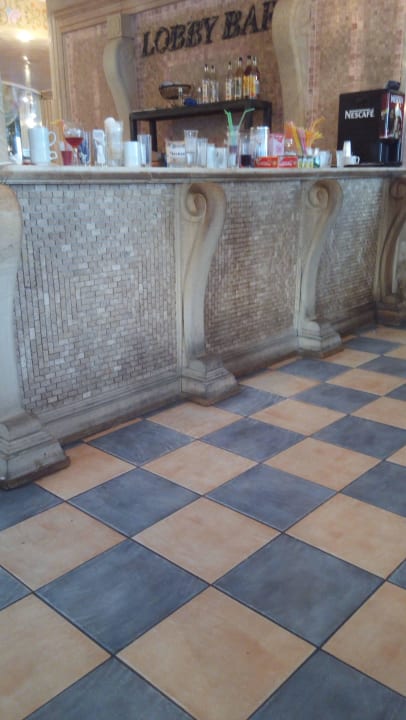 Dauerzustand Barbereich. Hotel Atrium Beach