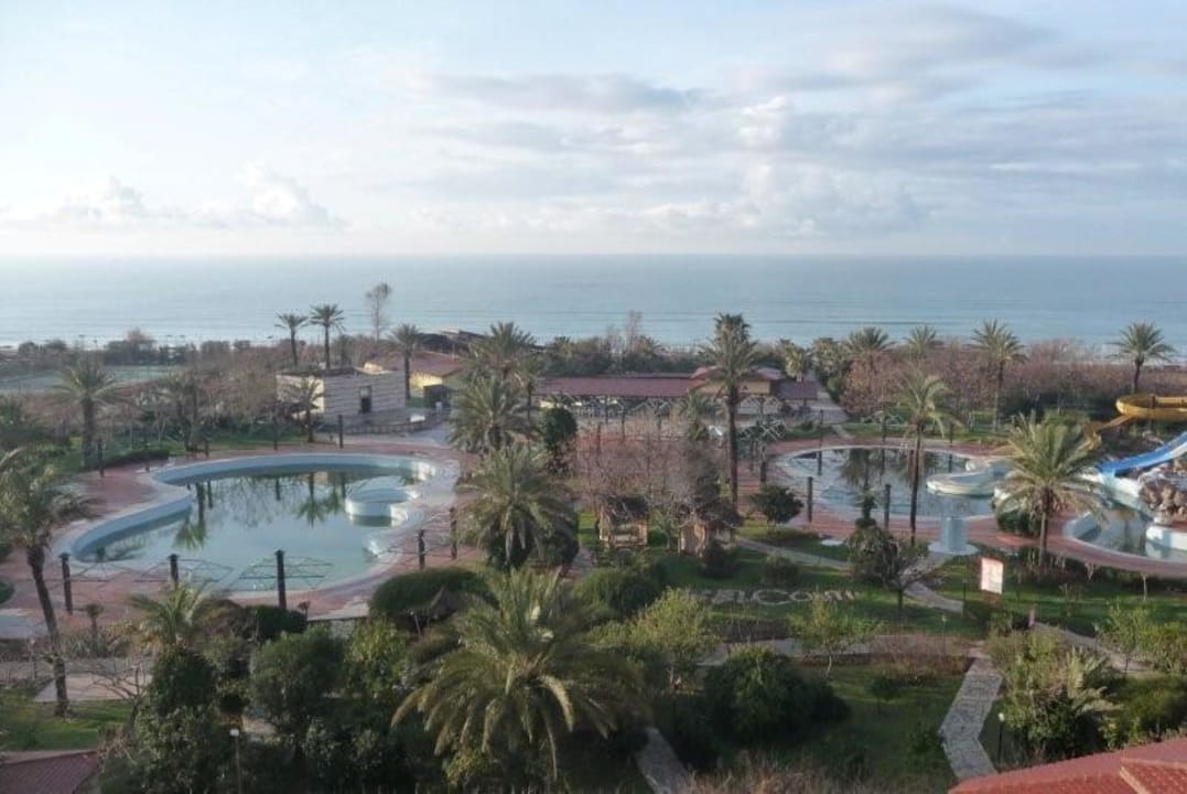 Gartenanlage mit den beiden Pools Belconti Resort Hotel