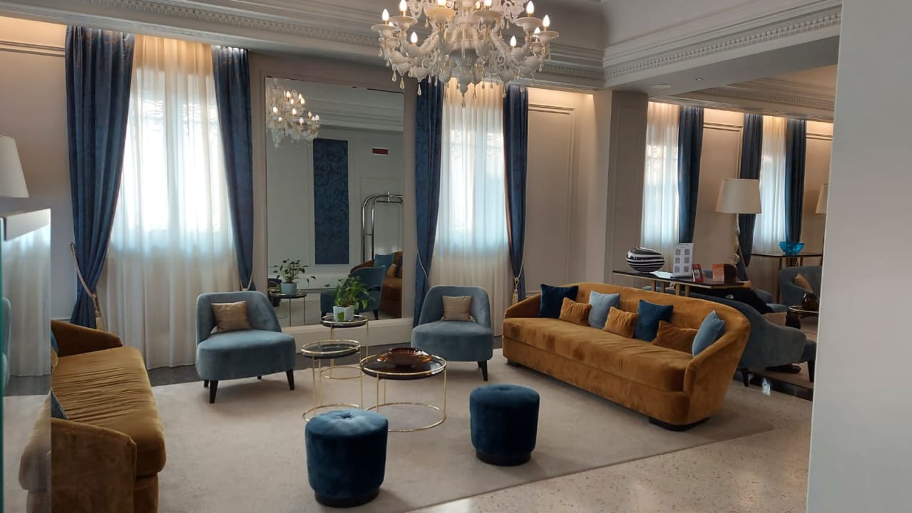 Lobby/Eingang H10 Palazzo Canova