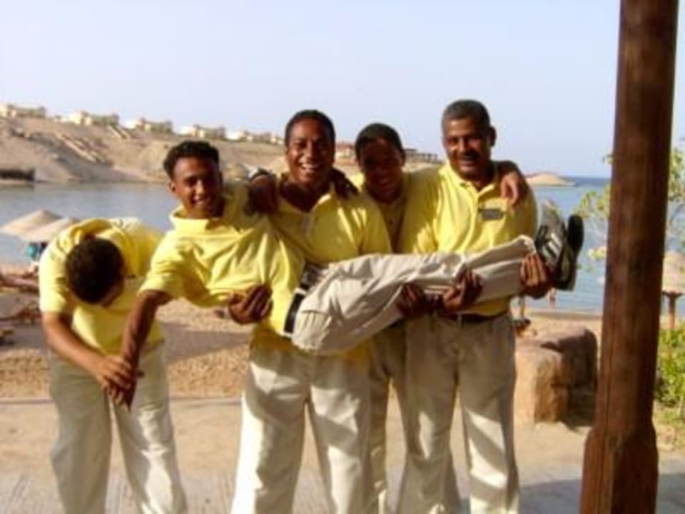 Das Team von der Pool-Bar Siva Golden Bay Makadi