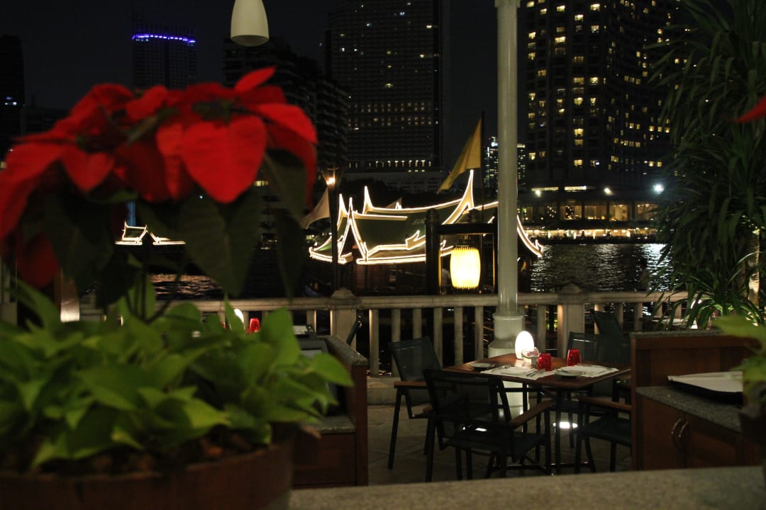 Von der River Bar Hotel The Peninsula Bangkok