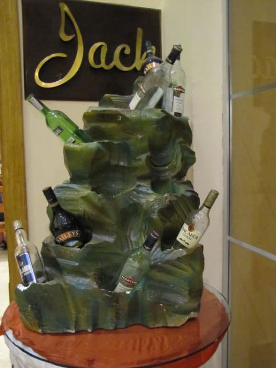 Ausblick auf nicht-ägyptische Spirituosen Titanic Beach Spa & Aqua Park