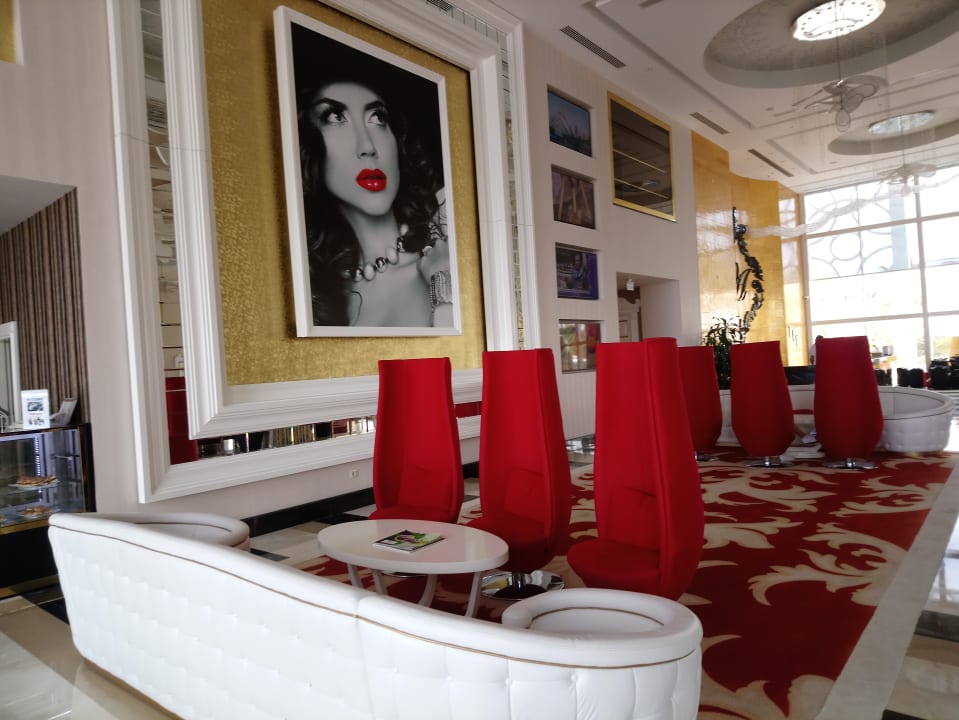 Lobby Azura Deluxe Resort & Spa Hotel