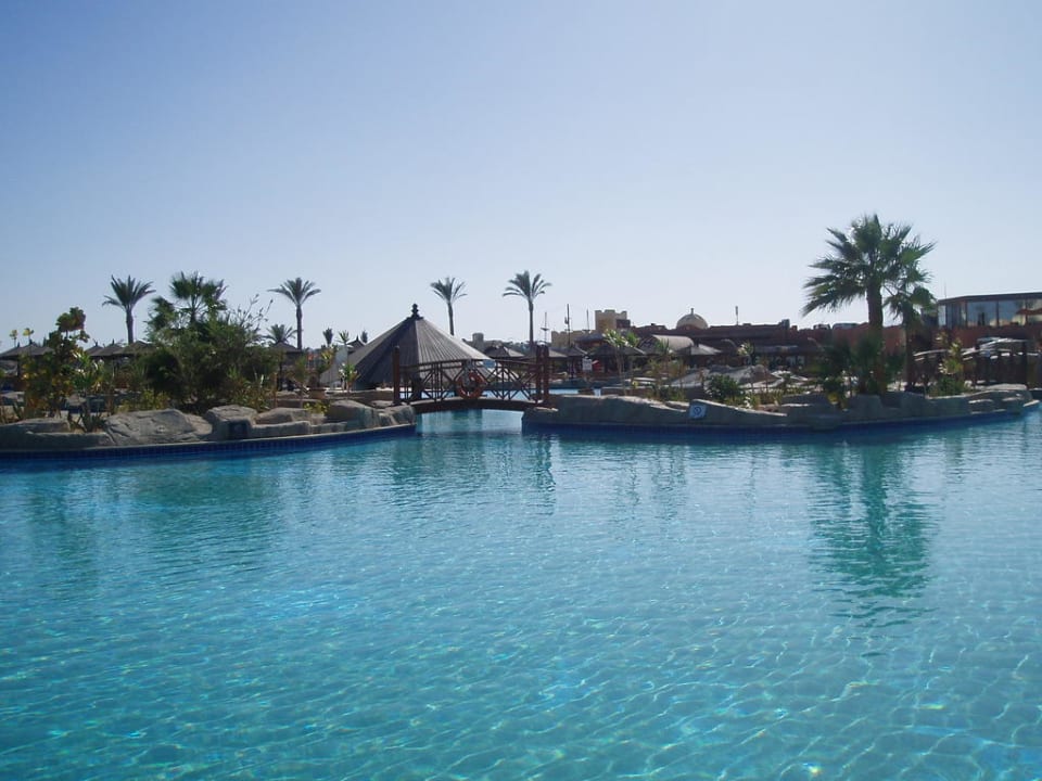 Swimming pool SUNRISE Royal Makadi Resort