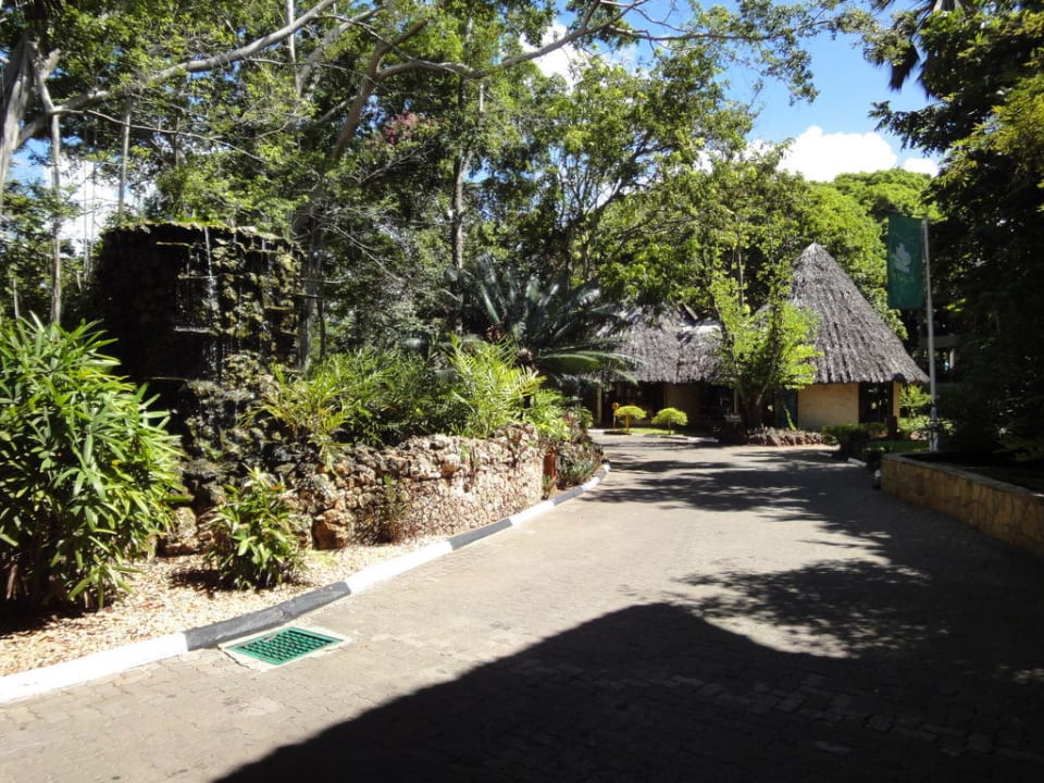 Einfahrt Baobab Beach Resort & Spa