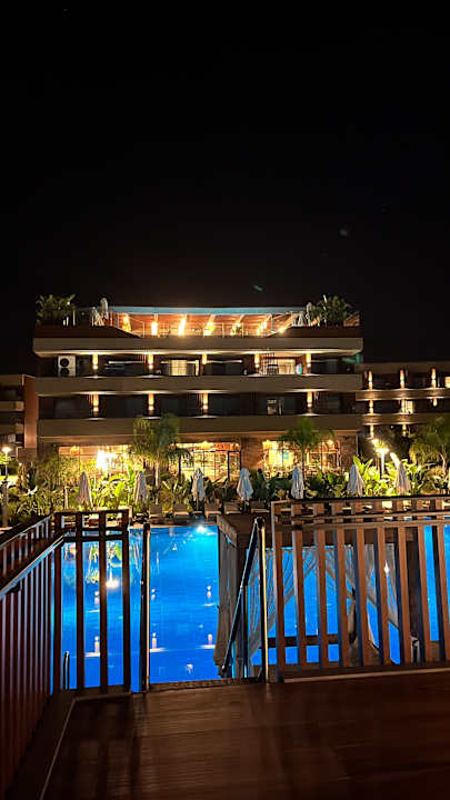 Außenansicht Jacaranda Luxury Resort