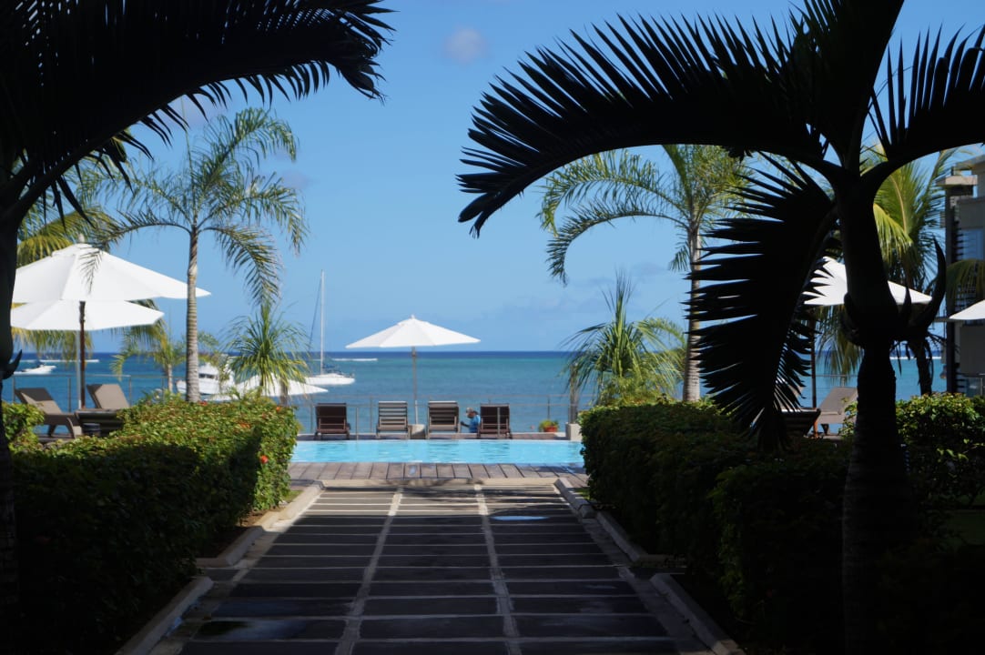 Poolblick Le Cerisier Apartments