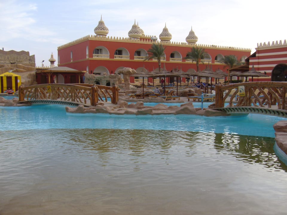Einen von den 6 Pools Pickalbatros Alf Leila Wa Leila Resort - Neverland Hurghada