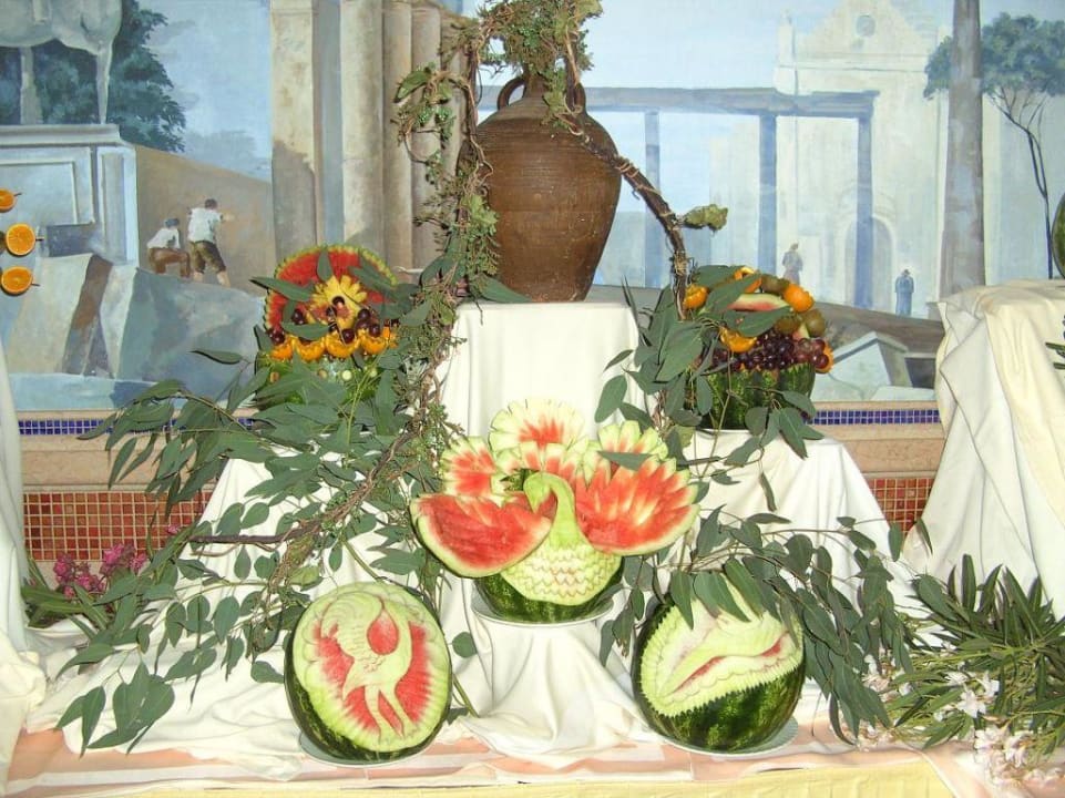 Dekoration beim Abend-Buffet Atrium Palace Thalasso Spa Resort & Villas