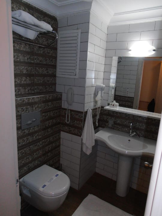 Schönes Bad Club Turtas Beach Hotel