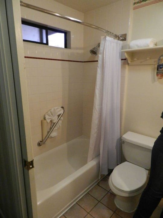 Bad Hotel Cottage Inn By the Sea