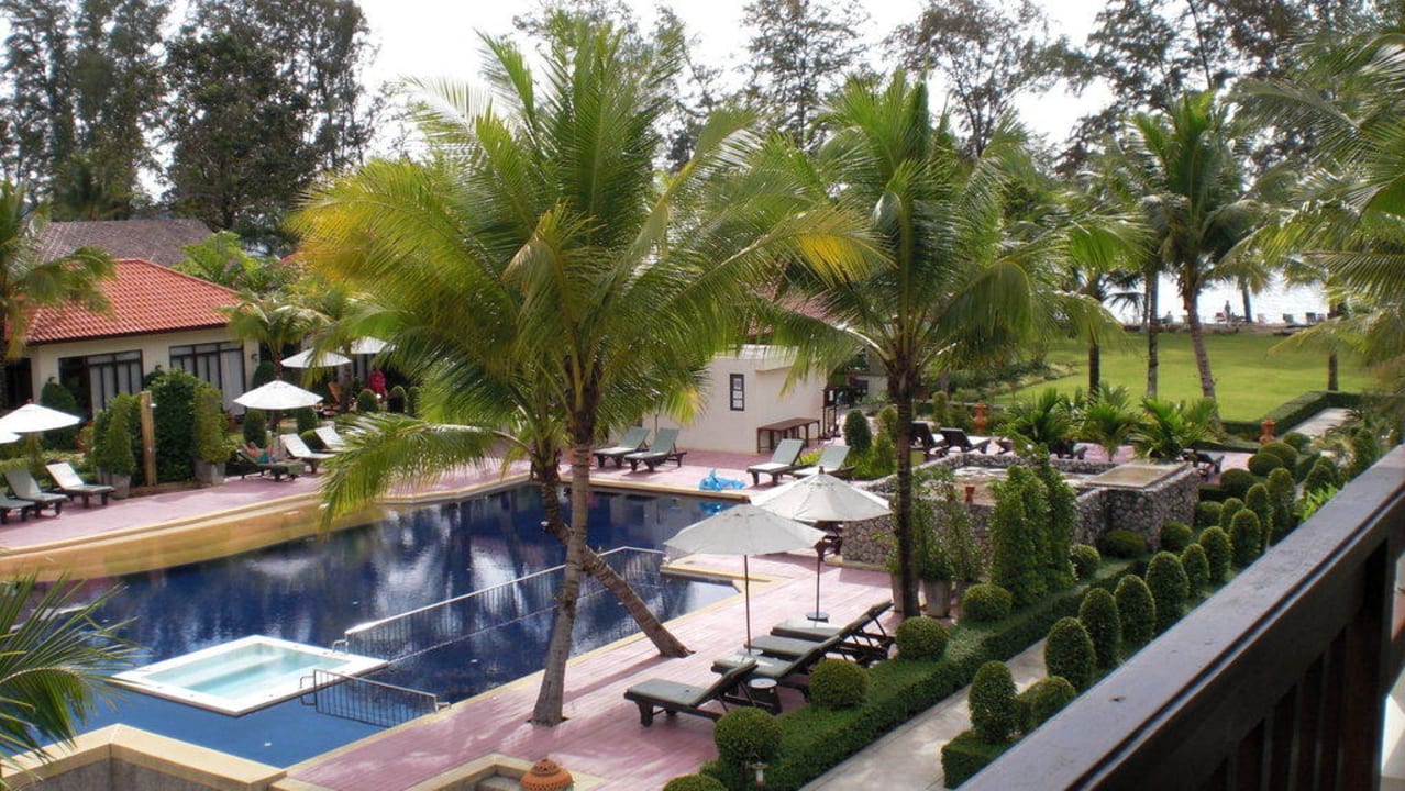 Ausblick von unserem Zimmer zum Pool The Briza Beach Resort Khaolak