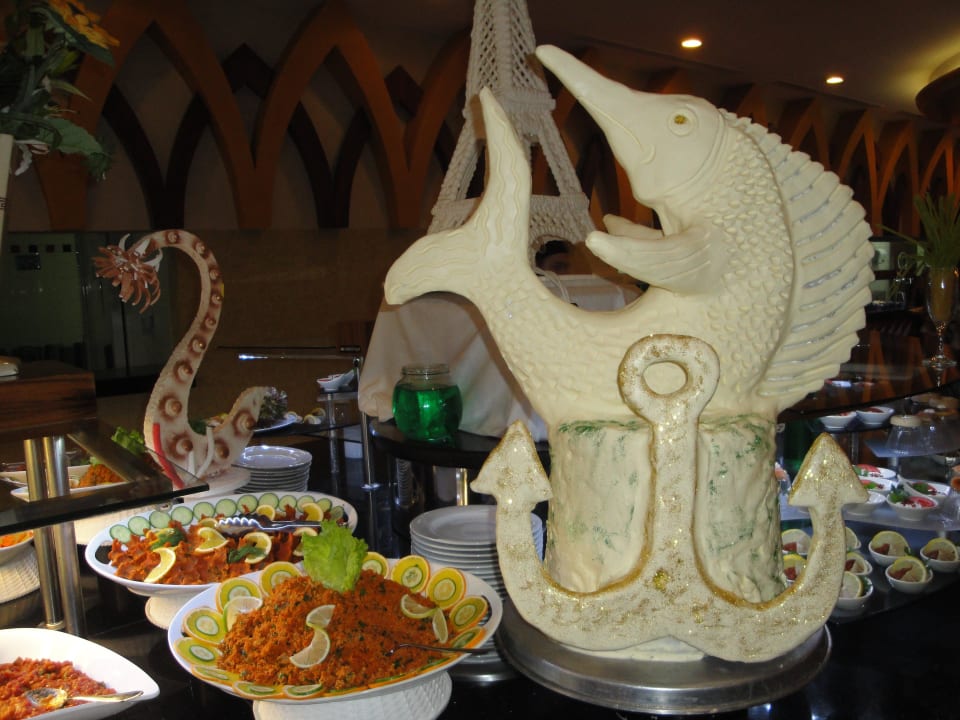 Dekoration am Vorspeisenbüffet Granada Luxury Okurcalar