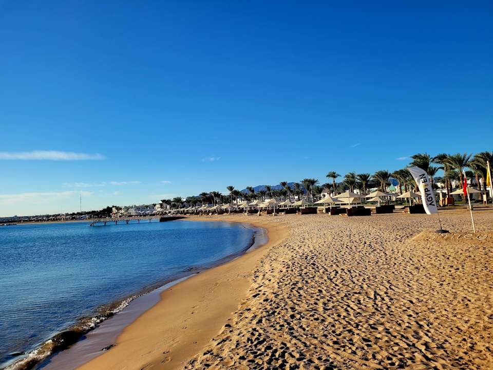 Strand Lotus Bay Beach Resort