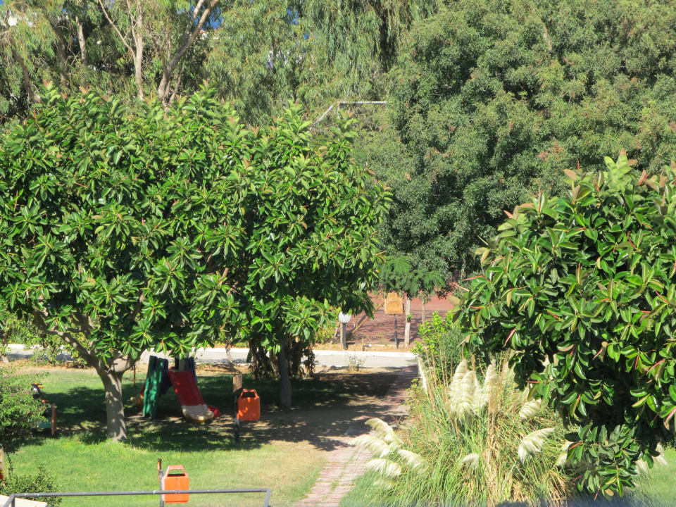 Gartenweg zum Spielplatz + Tennisplatz Hotel Kalithea Sun & Sky
