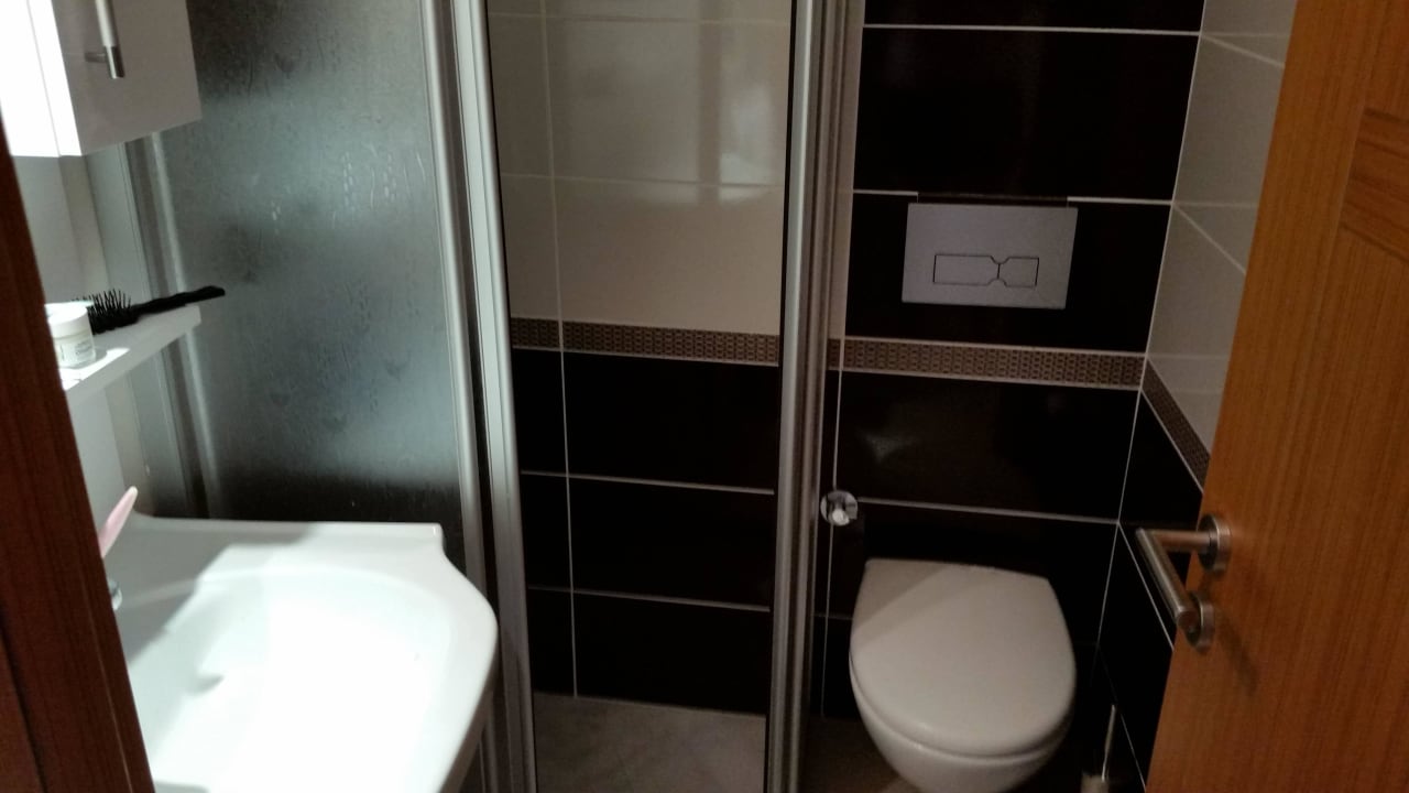 Das Bad ein Mauseloch ich konnte die Toilette im S Labranda Lebedos Princess