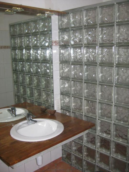 Bad Hibiscus Garden Hotel