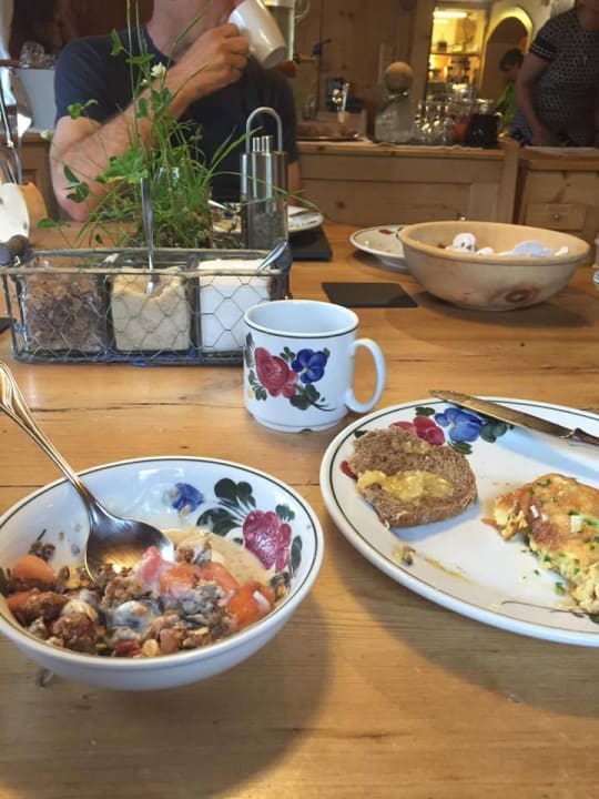 Frühstück Biobauenhof Gehrnerhof Warth am Arlberg