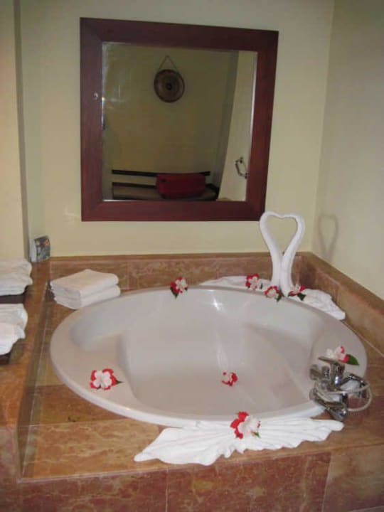 Royalzimmer mit Badewanne Catalonia Royal Bavaro - Adults only
