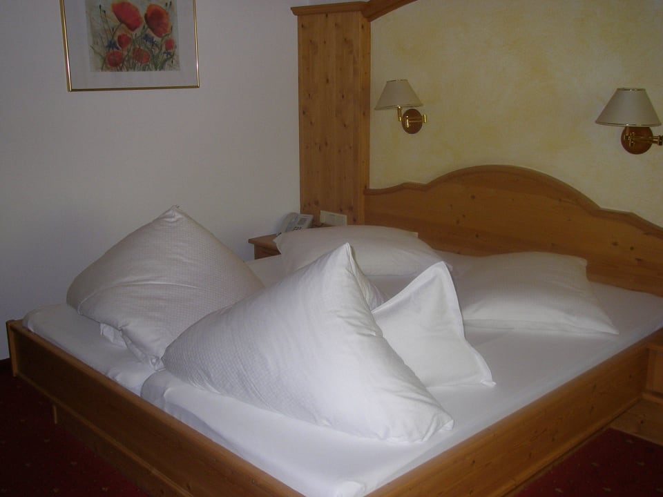 Schön gemachtes Bett! Auenhotel