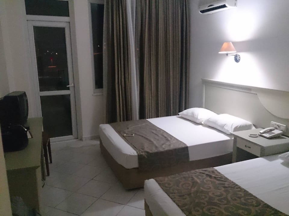 Zimmer Hotel Asrin Beach