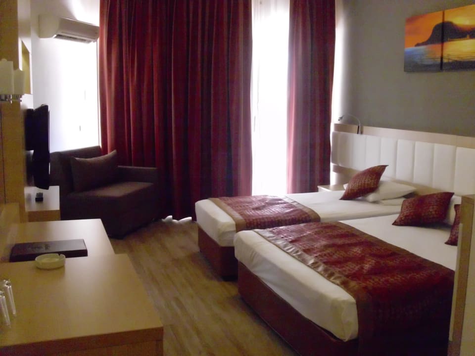 3 Bettzimmer Gardenia Hotel