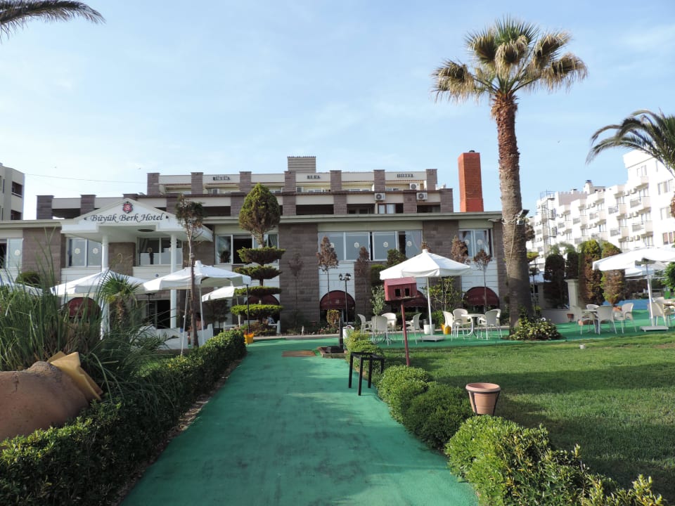 Pohled od pláže Hotel Büyük Berk