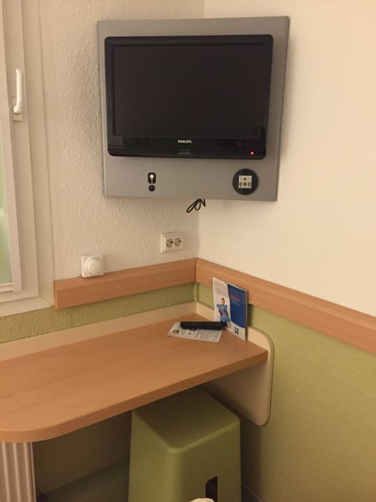 Fernseher ibis budget Hotel München Putzbrunn