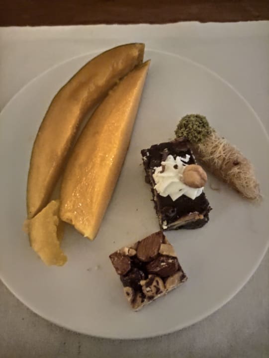 Gastro Serry Beach Resort