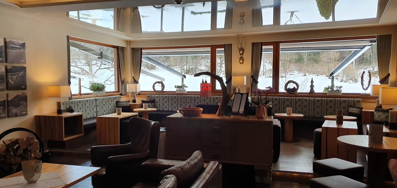 Lobby Alm- & Wellnesshotel Alpenhof