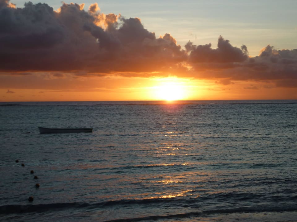 Sonnenuntergang vom Strand Pearle Beach Resort & Spa