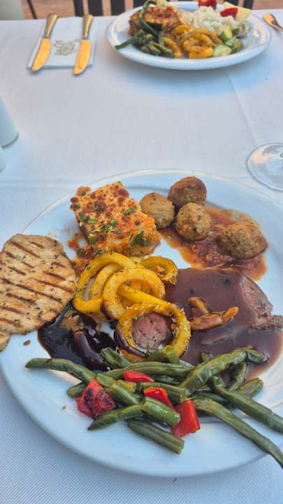 Gastro Bella Beach Hotel