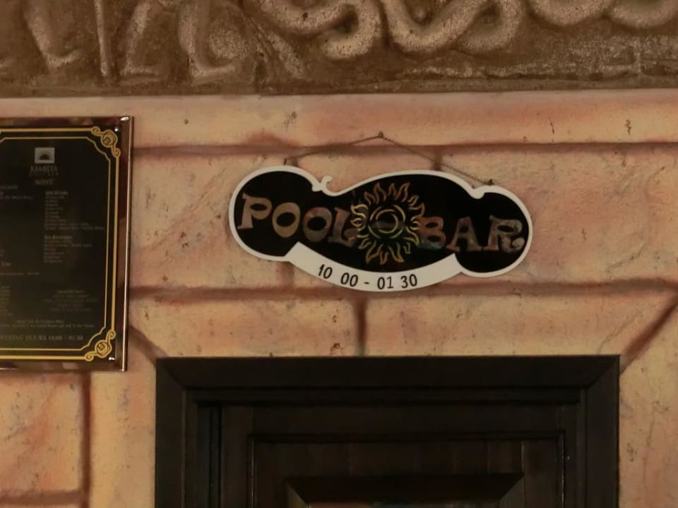 Poolbar Kamelya Aishen Club