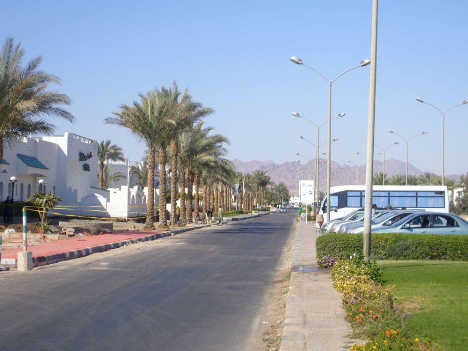 Aussenansicht (Baustelle!) Hotel Falcon Hills