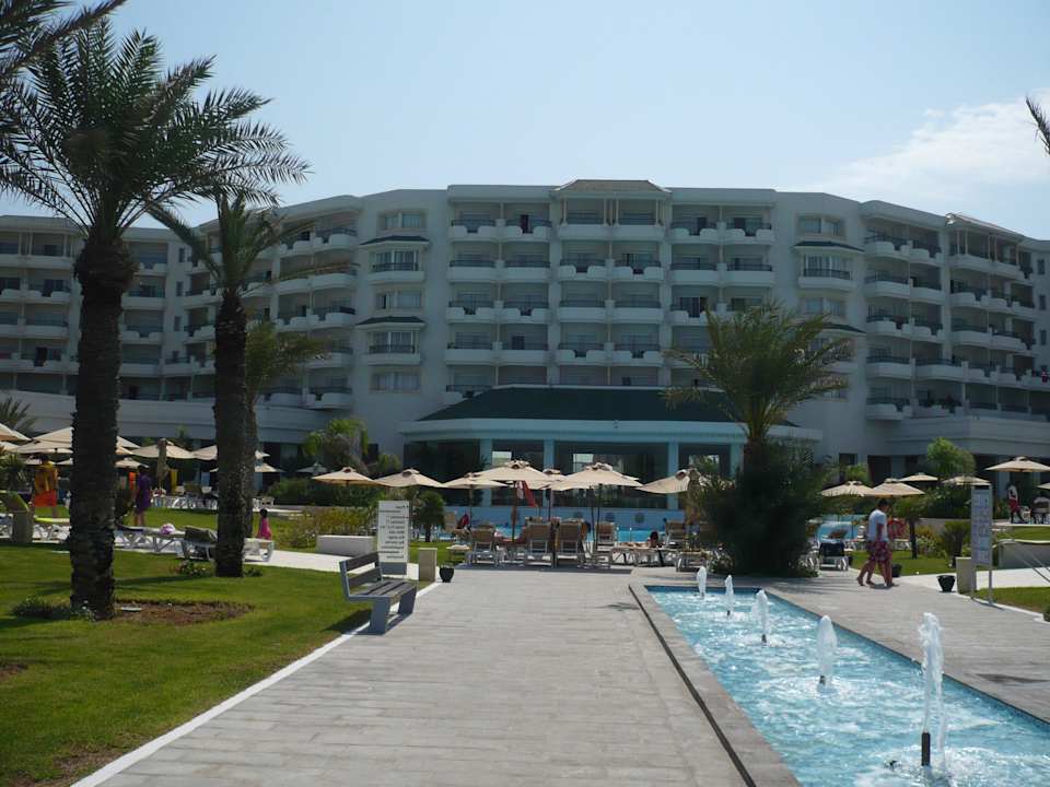 Blick auf das Hotel von der Gartenanlage aus Iberostar Selection Royal El Mansour