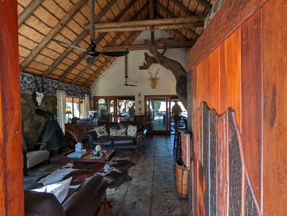 Lobby Umkumbe Bush Lodge