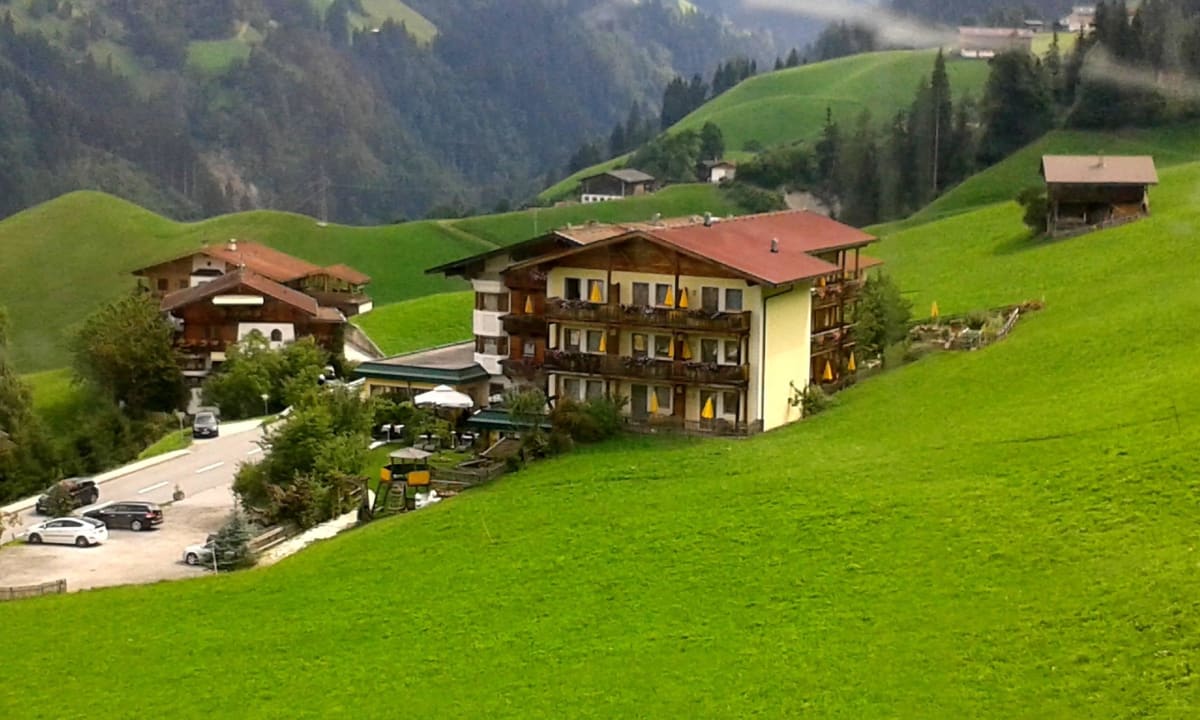 Einfahrt der Gondel in die Talstation Hotel Jörglerhof
