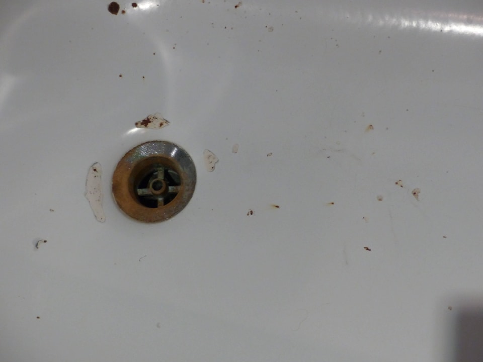 Badewannen-Boden übersäht mit Rostflecken Hotel San Remo