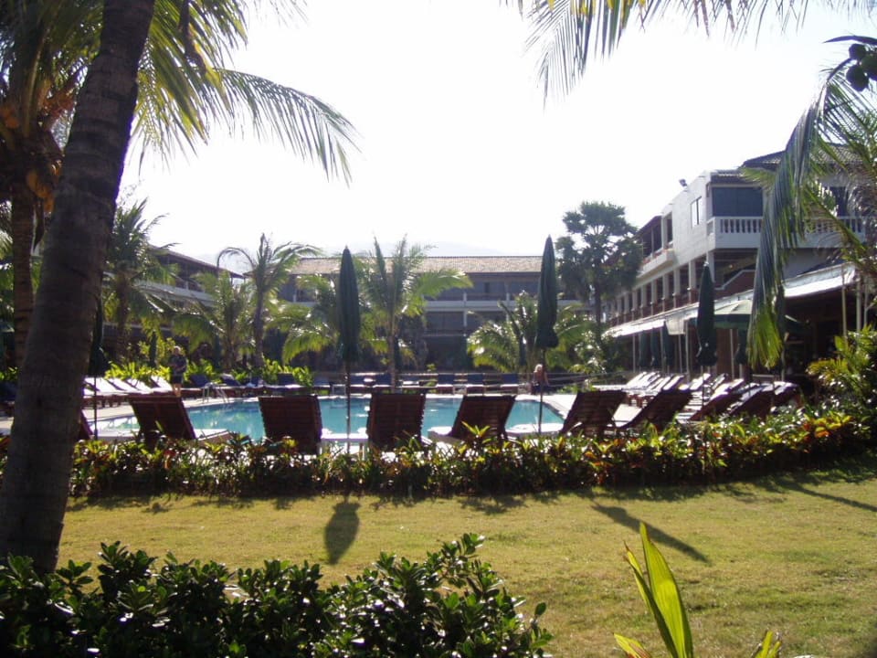 Ruhiger Pool Sunprime Kamala Beach