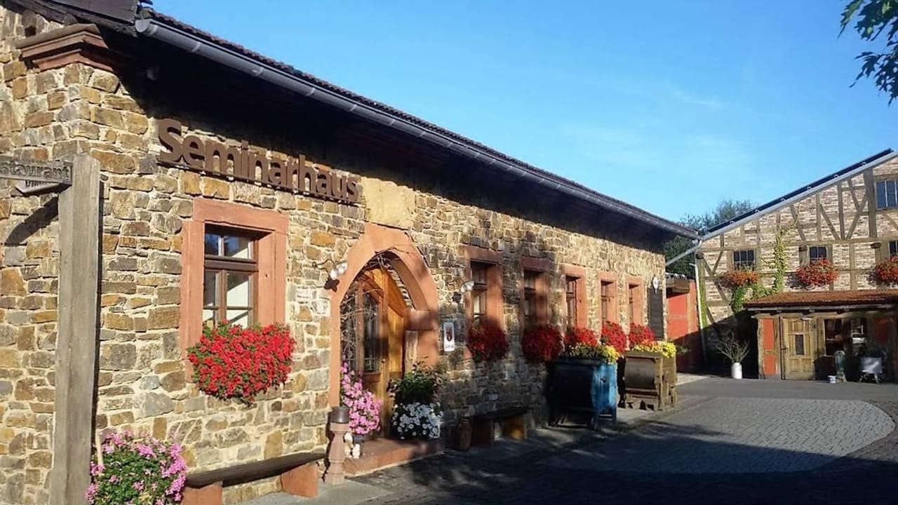 Mit Standesamt Eifel-Hotel Historische Wassermühle