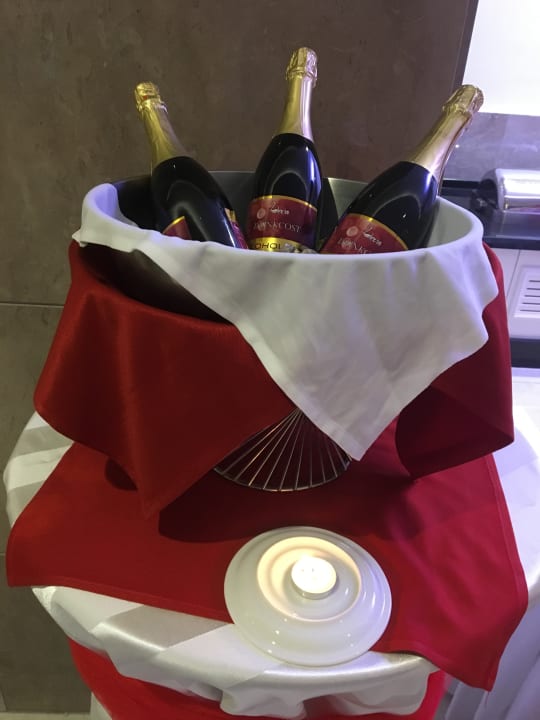 Gastro Well Palace Side