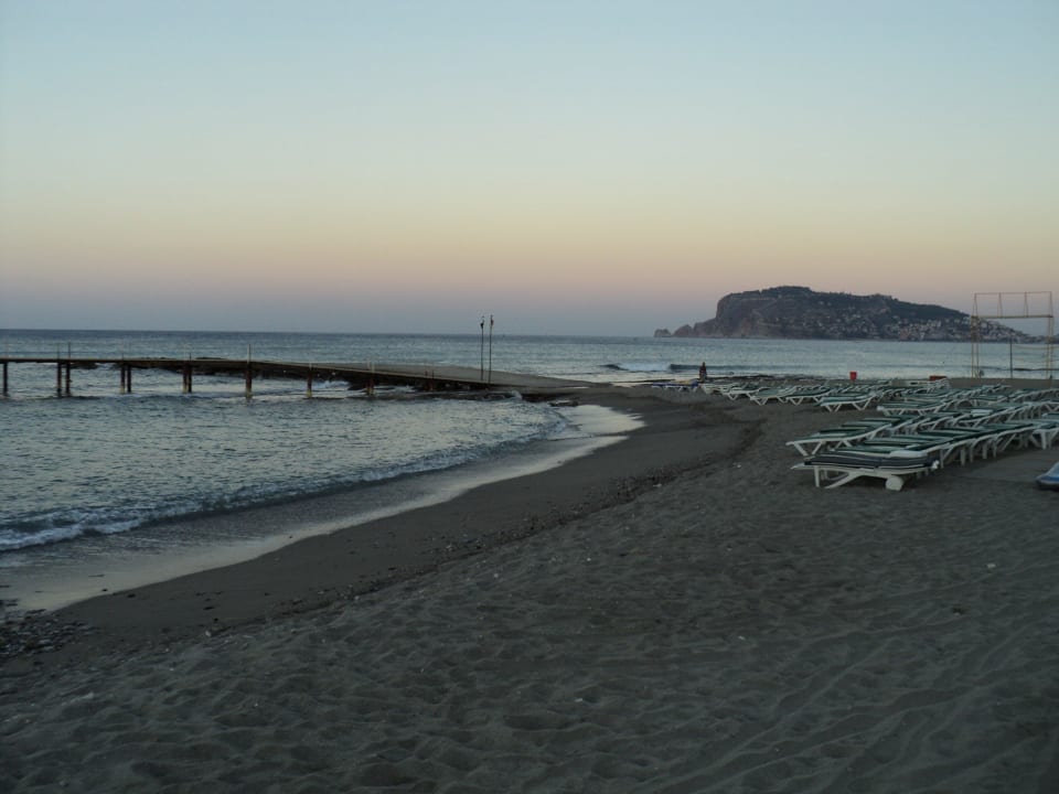 Strand mit Steg Grand Kaptan