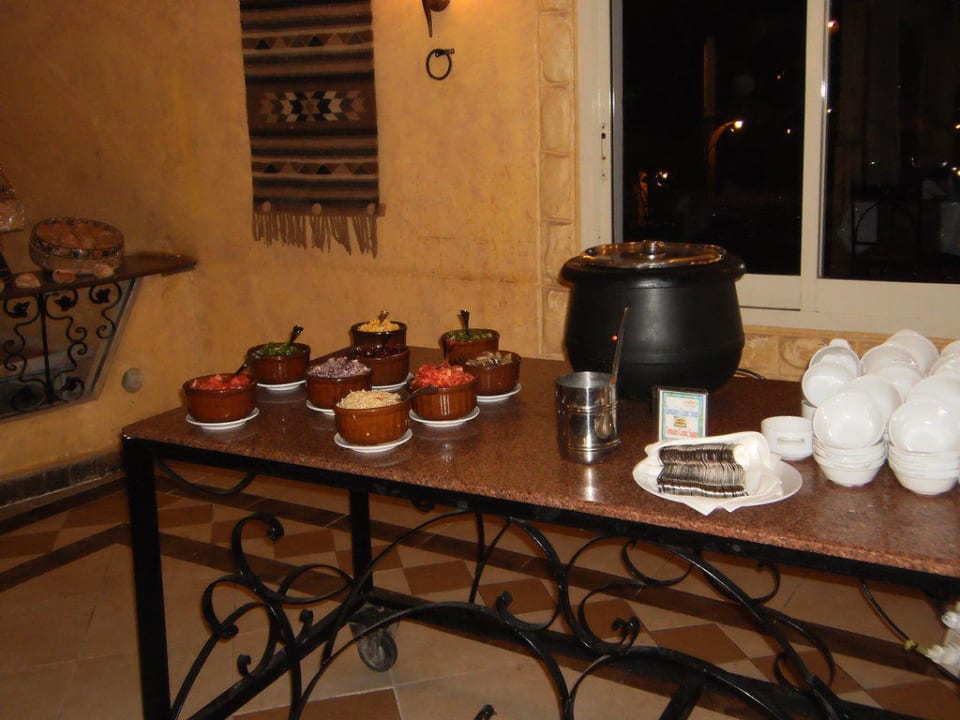 Suppe für jeden Geschmack im Hauptrestaurant Pickalbatros Alf Leila Wa Leila Resort - Neverland Hurghada