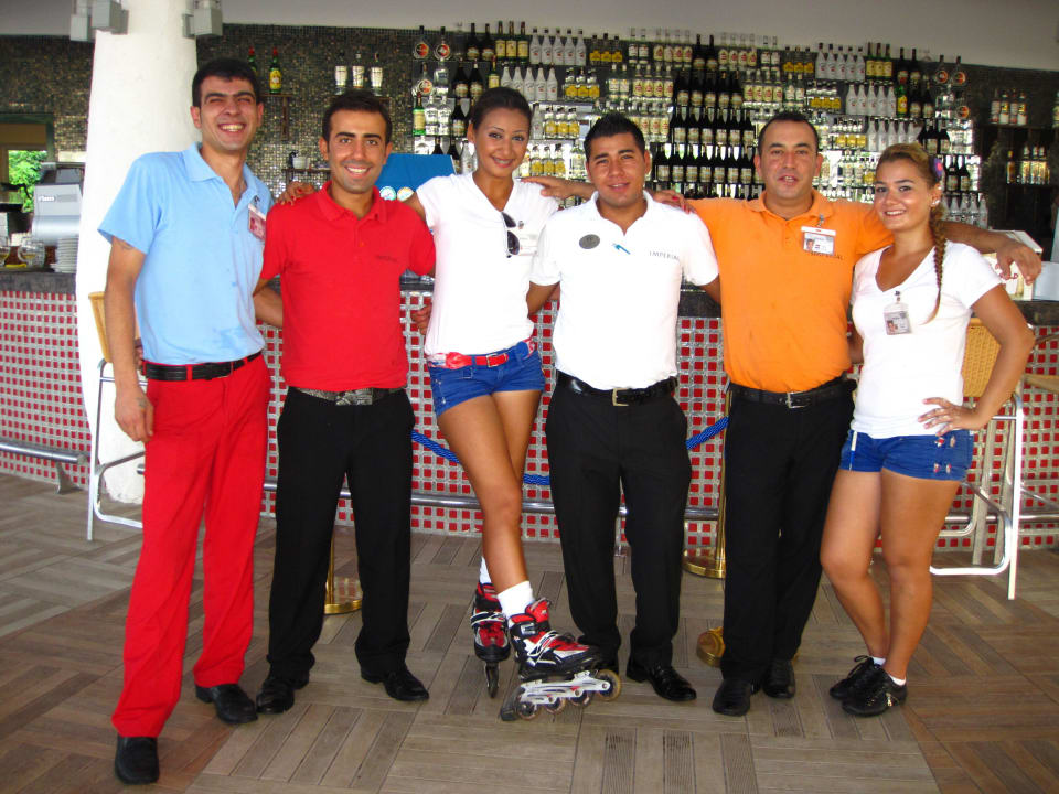 Bar-Chef Veli und sein Team der Aqua-Bar Hotel Delphin Imperial