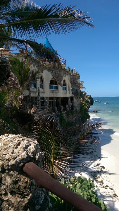 Strand Bahari Beach Hotel