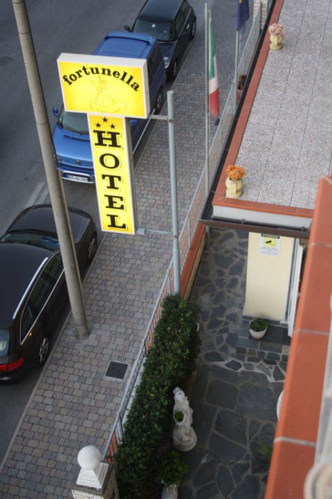 Eingang Hotel Fortunella